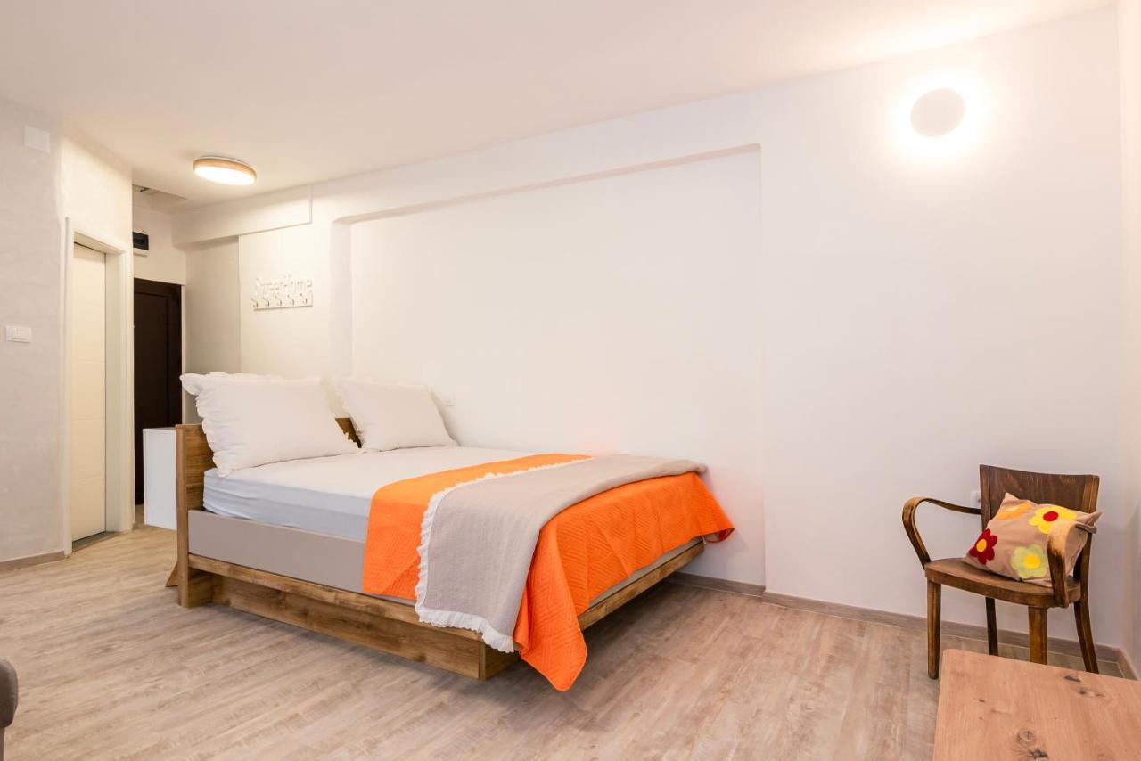 Studio Apartman Max Center Of The Old Town Free Parking Beautiful View شيبينيك المظهر الخارجي الصورة