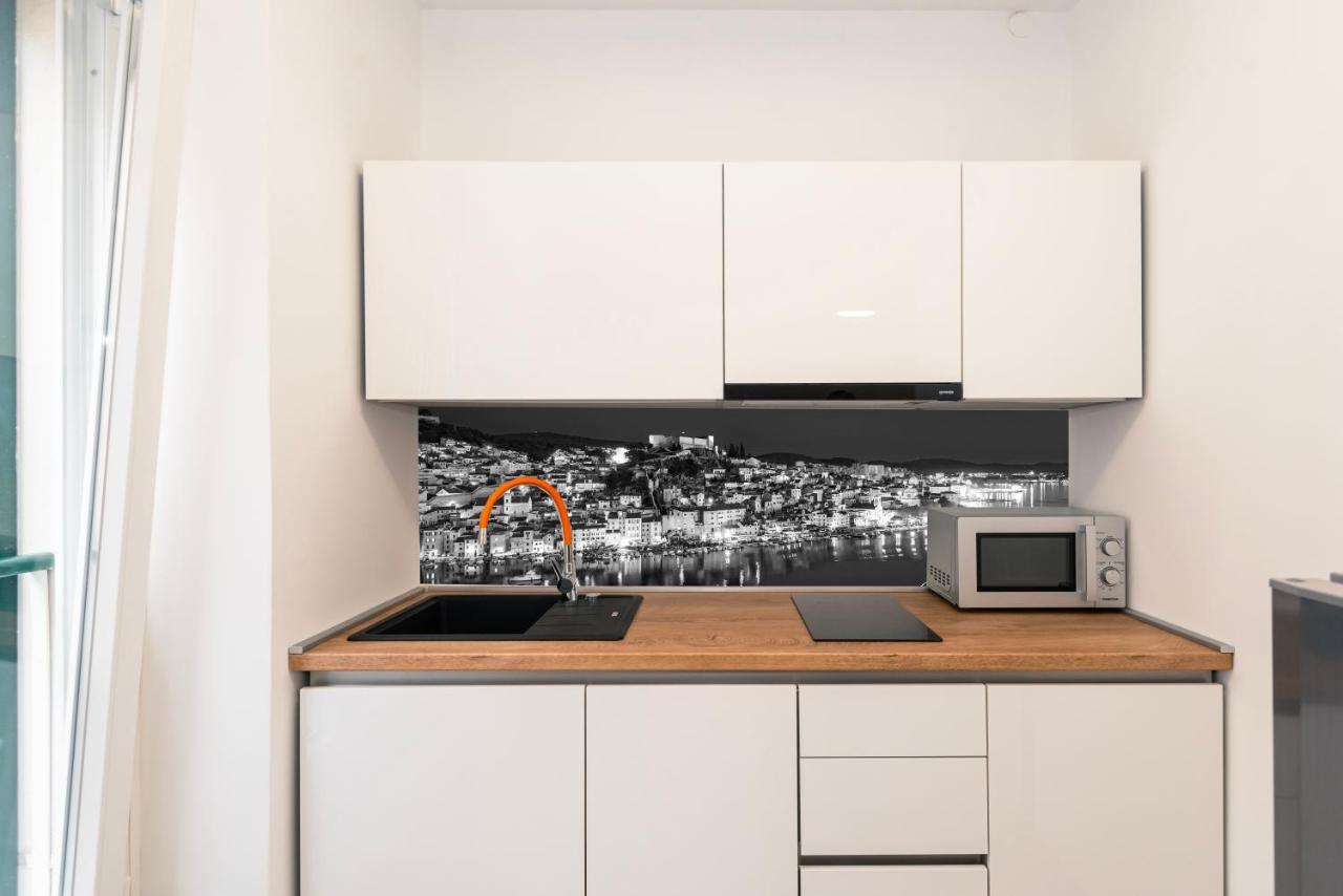 Studio Apartman Max Center Of The Old Town Free Parking Beautiful View شيبينيك المظهر الخارجي الصورة